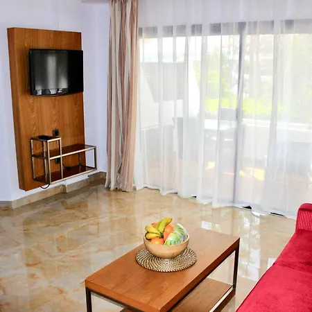Comfortable With Garden View Apartamento